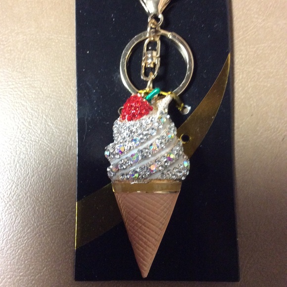 NWT Ice Cream Cone Keychain Crystal Sparkles - Picture 2 of 2